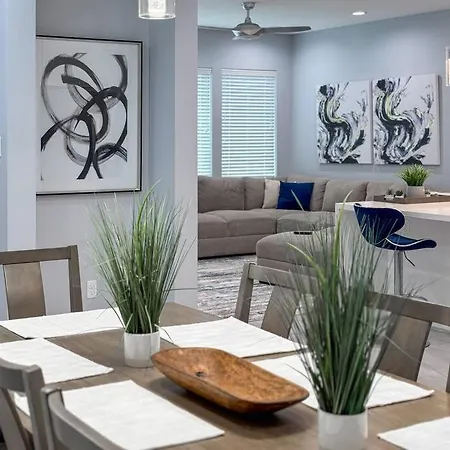 3-Story Downtown Houston Getaway Vila